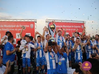 
<a style='margin-left: 5px;' class='btn btn-xs btn-social btn-facebook' href='https://www.facebook.com/sharer/sharer.php?u=https://www.boladovale.com.br/imgs/800-800-90/conteudo/fotos/1636/img5935.jpg' rel='popup' data-width='500' data-height='400'><i class='fa fa-facebook'></i>Compartilhar <span class='hidden-xs'>no Facebook</span>
</a> 
<a class='btn btn-default btn-xs' target='_blank' href='imgs/800-800-90/conteudo/fotos/1636/img5935.jpg'>
<span class='glyphicon glyphicon-cloud-download'></span> Salvar
</a> 
<span></span>