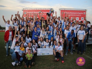 
<a style='margin-left: 5px;' class='btn btn-xs btn-social btn-facebook' href='https://www.facebook.com/sharer/sharer.php?u=https://www.boladovale.com.br/imgs/800-800-90/conteudo/fotos/1636/img5958.jpg' rel='popup' data-width='500' data-height='400'><i class='fa fa-facebook'></i>Compartilhar <span class='hidden-xs'>no Facebook</span>
</a> 
<a class='btn btn-default btn-xs' target='_blank' href='imgs/800-800-90/conteudo/fotos/1636/img5958.jpg'>
<span class='glyphicon glyphicon-cloud-download'></span> Salvar
</a> 
<span></span>