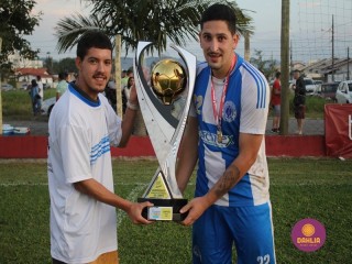 
<a style='margin-left: 5px;' class='btn btn-xs btn-social btn-facebook' href='https://www.facebook.com/sharer/sharer.php?u=https://www.boladovale.com.br/imgs/800-800-90/conteudo/fotos/1636/img6015.jpg' rel='popup' data-width='500' data-height='400'><i class='fa fa-facebook'></i>Compartilhar <span class='hidden-xs'>no Facebook</span>
</a> 
<a class='btn btn-default btn-xs' target='_blank' href='imgs/800-800-90/conteudo/fotos/1636/img6015.jpg'>
<span class='glyphicon glyphicon-cloud-download'></span> Salvar
</a> 
<span></span>