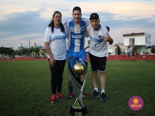 
<a style='margin-left: 5px;' class='btn btn-xs btn-social btn-facebook' href='https://www.facebook.com/sharer/sharer.php?u=https://www.boladovale.com.br/imgs/800-800-90/conteudo/fotos/1636/img6023.jpg' rel='popup' data-width='500' data-height='400'><i class='fa fa-facebook'></i>Compartilhar <span class='hidden-xs'>no Facebook</span>
</a> 
<a class='btn btn-default btn-xs' target='_blank' href='imgs/800-800-90/conteudo/fotos/1636/img6023.jpg'>
<span class='glyphicon glyphicon-cloud-download'></span> Salvar
</a> 
<span></span>