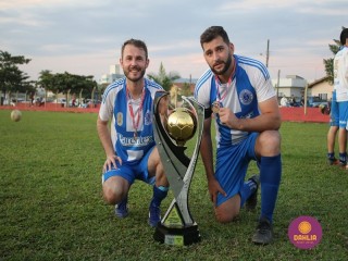 
<a style='margin-left: 5px;' class='btn btn-xs btn-social btn-facebook' href='https://www.facebook.com/sharer/sharer.php?u=https://www.boladovale.com.br/imgs/800-800-90/conteudo/fotos/1636/img6034.jpg' rel='popup' data-width='500' data-height='400'><i class='fa fa-facebook'></i>Compartilhar <span class='hidden-xs'>no Facebook</span>
</a> 
<a class='btn btn-default btn-xs' target='_blank' href='imgs/800-800-90/conteudo/fotos/1636/img6034.jpg'>
<span class='glyphicon glyphicon-cloud-download'></span> Salvar
</a> 
<span></span>