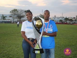 
<a style='margin-left: 5px;' class='btn btn-xs btn-social btn-facebook' href='https://www.facebook.com/sharer/sharer.php?u=https://www.boladovale.com.br/imgs/800-800-90/conteudo/fotos/1636/img6055.jpg' rel='popup' data-width='500' data-height='400'><i class='fa fa-facebook'></i>Compartilhar <span class='hidden-xs'>no Facebook</span>
</a> 
<a class='btn btn-default btn-xs' target='_blank' href='imgs/800-800-90/conteudo/fotos/1636/img6055.jpg'>
<span class='glyphicon glyphicon-cloud-download'></span> Salvar
</a> 
<span></span>