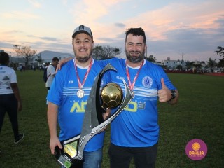 
<a style='margin-left: 5px;' class='btn btn-xs btn-social btn-facebook' href='https://www.facebook.com/sharer/sharer.php?u=https://www.boladovale.com.br/imgs/800-800-90/conteudo/fotos/1636/img6058.jpg' rel='popup' data-width='500' data-height='400'><i class='fa fa-facebook'></i>Compartilhar <span class='hidden-xs'>no Facebook</span>
</a> 
<a class='btn btn-default btn-xs' target='_blank' href='imgs/800-800-90/conteudo/fotos/1636/img6058.jpg'>
<span class='glyphicon glyphicon-cloud-download'></span> Salvar
</a> 
<span></span>