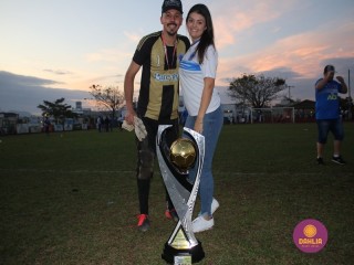 
<a style='margin-left: 5px;' class='btn btn-xs btn-social btn-facebook' href='https://www.facebook.com/sharer/sharer.php?u=https://www.boladovale.com.br/imgs/800-800-90/conteudo/fotos/1636/img6063.jpg' rel='popup' data-width='500' data-height='400'><i class='fa fa-facebook'></i>Compartilhar <span class='hidden-xs'>no Facebook</span>
</a> 
<a class='btn btn-default btn-xs' target='_blank' href='imgs/800-800-90/conteudo/fotos/1636/img6063.jpg'>
<span class='glyphicon glyphicon-cloud-download'></span> Salvar
</a> 
<span></span>