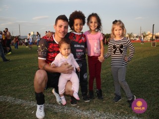 
<a style='margin-left: 5px;' class='btn btn-xs btn-social btn-facebook' href='https://www.facebook.com/sharer/sharer.php?u=https://www.boladovale.com.br/imgs/800-800-90/conteudo/fotos/1636/img6070.jpg' rel='popup' data-width='500' data-height='400'><i class='fa fa-facebook'></i>Compartilhar <span class='hidden-xs'>no Facebook</span>
</a> 
<a class='btn btn-default btn-xs' target='_blank' href='imgs/800-800-90/conteudo/fotos/1636/img6070.jpg'>
<span class='glyphicon glyphicon-cloud-download'></span> Salvar
</a> 
<span></span>