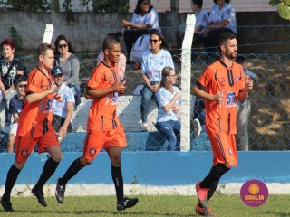
<a style='margin-left: 5px;' class='btn btn-xs btn-social btn-facebook' href='https://www.facebook.com/sharer/sharer.php?u=https://www.boladovale.com.br/imgs/800-800-90/conteudo/fotos/1637/img4738.jpg' rel='popup' data-width='500' data-height='400'><i class='fa fa-facebook'></i>Compartilhar <span class='hidden-xs'>no Facebook</span>
</a> 
<a class='btn btn-default btn-xs' target='_blank' href='imgs/800-800-90/conteudo/fotos/1637/img4738.jpg'>
<span class='glyphicon glyphicon-cloud-download'></span> Salvar
</a> 
<span></span>