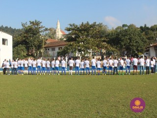
<a style='margin-left: 5px;' class='btn btn-xs btn-social btn-facebook' href='https://www.facebook.com/sharer/sharer.php?u=https://www.boladovale.com.br/imgs/800-800-90/conteudo/fotos/1637/img4764.jpg' rel='popup' data-width='500' data-height='400'><i class='fa fa-facebook'></i>Compartilhar <span class='hidden-xs'>no Facebook</span>
</a> 
<a class='btn btn-default btn-xs' target='_blank' href='imgs/800-800-90/conteudo/fotos/1637/img4764.jpg'>
<span class='glyphicon glyphicon-cloud-download'></span> Salvar
</a> 
<span></span>