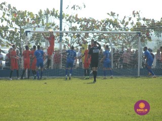 
<a style='margin-left: 5px;' class='btn btn-xs btn-social btn-facebook' href='https://www.facebook.com/sharer/sharer.php?u=https://www.boladovale.com.br/imgs/800-800-90/conteudo/fotos/1637/img4906.jpg' rel='popup' data-width='500' data-height='400'><i class='fa fa-facebook'></i>Compartilhar <span class='hidden-xs'>no Facebook</span>
</a> 
<a class='btn btn-default btn-xs' target='_blank' href='imgs/800-800-90/conteudo/fotos/1637/img4906.jpg'>
<span class='glyphicon glyphicon-cloud-download'></span> Salvar
</a> 
<span></span>