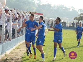 
<a style='margin-left: 5px;' class='btn btn-xs btn-social btn-facebook' href='https://www.facebook.com/sharer/sharer.php?u=https://www.boladovale.com.br/imgs/800-800-90/conteudo/fotos/1637/img4968.jpg' rel='popup' data-width='500' data-height='400'><i class='fa fa-facebook'></i>Compartilhar <span class='hidden-xs'>no Facebook</span>
</a> 
<a class='btn btn-default btn-xs' target='_blank' href='imgs/800-800-90/conteudo/fotos/1637/img4968.jpg'>
<span class='glyphicon glyphicon-cloud-download'></span> Salvar
</a> 
<span></span>