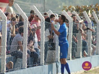 
<a style='margin-left: 5px;' class='btn btn-xs btn-social btn-facebook' href='https://www.facebook.com/sharer/sharer.php?u=https://www.boladovale.com.br/imgs/800-800-90/conteudo/fotos/1637/img4982.jpg' rel='popup' data-width='500' data-height='400'><i class='fa fa-facebook'></i>Compartilhar <span class='hidden-xs'>no Facebook</span>
</a> 
<a class='btn btn-default btn-xs' target='_blank' href='imgs/800-800-90/conteudo/fotos/1637/img4982.jpg'>
<span class='glyphicon glyphicon-cloud-download'></span> Salvar
</a> 
<span></span>