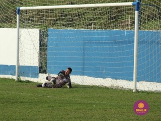 
<a style='margin-left: 5px;' class='btn btn-xs btn-social btn-facebook' href='https://www.facebook.com/sharer/sharer.php?u=https://www.boladovale.com.br/imgs/800-800-90/conteudo/fotos/1637/img4998.jpg' rel='popup' data-width='500' data-height='400'><i class='fa fa-facebook'></i>Compartilhar <span class='hidden-xs'>no Facebook</span>
</a> 
<a class='btn btn-default btn-xs' target='_blank' href='imgs/800-800-90/conteudo/fotos/1637/img4998.jpg'>
<span class='glyphicon glyphicon-cloud-download'></span> Salvar
</a> 
<span></span>