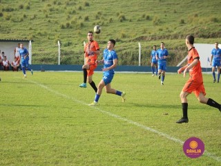 
<a style='margin-left: 5px;' class='btn btn-xs btn-social btn-facebook' href='https://www.facebook.com/sharer/sharer.php?u=https://www.boladovale.com.br/imgs/800-800-90/conteudo/fotos/1637/img5008.jpg' rel='popup' data-width='500' data-height='400'><i class='fa fa-facebook'></i>Compartilhar <span class='hidden-xs'>no Facebook</span>
</a> 
<a class='btn btn-default btn-xs' target='_blank' href='imgs/800-800-90/conteudo/fotos/1637/img5008.jpg'>
<span class='glyphicon glyphicon-cloud-download'></span> Salvar
</a> 
<span></span>