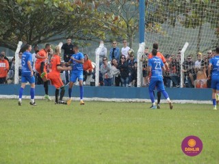 
<a style='margin-left: 5px;' class='btn btn-xs btn-social btn-facebook' href='https://www.facebook.com/sharer/sharer.php?u=https://www.boladovale.com.br/imgs/800-800-90/conteudo/fotos/1637/img5079.jpg' rel='popup' data-width='500' data-height='400'><i class='fa fa-facebook'></i>Compartilhar <span class='hidden-xs'>no Facebook</span>
</a> 
<a class='btn btn-default btn-xs' target='_blank' href='imgs/800-800-90/conteudo/fotos/1637/img5079.jpg'>
<span class='glyphicon glyphicon-cloud-download'></span> Salvar
</a> 
<span></span>