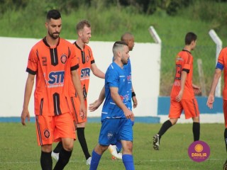 
<a style='margin-left: 5px;' class='btn btn-xs btn-social btn-facebook' href='https://www.facebook.com/sharer/sharer.php?u=https://www.boladovale.com.br/imgs/800-800-90/conteudo/fotos/1637/img5085.jpg' rel='popup' data-width='500' data-height='400'><i class='fa fa-facebook'></i>Compartilhar <span class='hidden-xs'>no Facebook</span>
</a> 
<a class='btn btn-default btn-xs' target='_blank' href='imgs/800-800-90/conteudo/fotos/1637/img5085.jpg'>
<span class='glyphicon glyphicon-cloud-download'></span> Salvar
</a> 
<span></span>