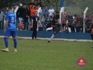 
<a style='margin-left: 5px;' class='btn btn-xs btn-social btn-facebook' href='https://www.facebook.com/sharer/sharer.php?u=https://www.boladovale.com.br/imgs/800-800-90/conteudo/fotos/1637/img5163.jpg' rel='popup' data-width='500' data-height='400'><i class='fa fa-facebook'></i>Compartilhar <span class='hidden-xs'>no Facebook</span>
</a> 
<a class='btn btn-default btn-xs' target='_blank' href='imgs/800-800-90/conteudo/fotos/1637/img5163.jpg'>
<span class='glyphicon glyphicon-cloud-download'></span> Salvar
</a> 
<span></span>