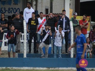 
<a style='margin-left: 5px;' class='btn btn-xs btn-social btn-facebook' href='https://www.facebook.com/sharer/sharer.php?u=https://www.boladovale.com.br/imgs/800-800-90/conteudo/fotos/1637/img5166.jpg' rel='popup' data-width='500' data-height='400'><i class='fa fa-facebook'></i>Compartilhar <span class='hidden-xs'>no Facebook</span>
</a> 
<a class='btn btn-default btn-xs' target='_blank' href='imgs/800-800-90/conteudo/fotos/1637/img5166.jpg'>
<span class='glyphicon glyphicon-cloud-download'></span> Salvar
</a> 
<span></span>