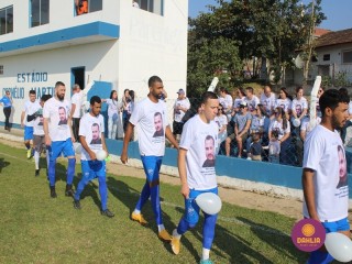 
<a style='margin-left: 5px;' class='btn btn-xs btn-social btn-facebook' href='https://www.facebook.com/sharer/sharer.php?u=https://www.boladovale.com.br/imgs/800-800-90/conteudo/fotos/1637/img6603.jpg' rel='popup' data-width='500' data-height='400'><i class='fa fa-facebook'></i>Compartilhar <span class='hidden-xs'>no Facebook</span>
</a> 
<a class='btn btn-default btn-xs' target='_blank' href='imgs/800-800-90/conteudo/fotos/1637/img6603.jpg'>
<span class='glyphicon glyphicon-cloud-download'></span> Salvar
</a> 
<span></span>