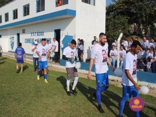 
<a style='margin-left: 5px;' class='btn btn-xs btn-social btn-facebook' href='https://www.facebook.com/sharer/sharer.php?u=https://www.boladovale.com.br/imgs/800-800-90/conteudo/fotos/1637/img6604.jpg' rel='popup' data-width='500' data-height='400'><i class='fa fa-facebook'></i>Compartilhar <span class='hidden-xs'>no Facebook</span>
</a> 
<a class='btn btn-default btn-xs' target='_blank' href='imgs/800-800-90/conteudo/fotos/1637/img6604.jpg'>
<span class='glyphicon glyphicon-cloud-download'></span> Salvar
</a> 
<span></span>