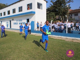 
<a style='margin-left: 5px;' class='btn btn-xs btn-social btn-facebook' href='https://www.facebook.com/sharer/sharer.php?u=https://www.boladovale.com.br/imgs/800-800-90/conteudo/fotos/1637/img6641.jpg' rel='popup' data-width='500' data-height='400'><i class='fa fa-facebook'></i>Compartilhar <span class='hidden-xs'>no Facebook</span>
</a> 
<a class='btn btn-default btn-xs' target='_blank' href='imgs/800-800-90/conteudo/fotos/1637/img6641.jpg'>
<span class='glyphicon glyphicon-cloud-download'></span> Salvar
</a> 
<span></span>