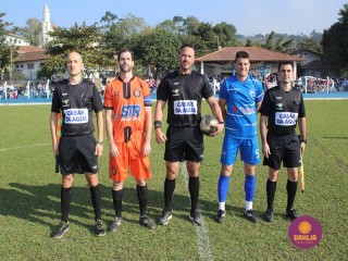 
<a style='margin-left: 5px;' class='btn btn-xs btn-social btn-facebook' href='https://www.facebook.com/sharer/sharer.php?u=https://www.boladovale.com.br/imgs/800-800-90/conteudo/fotos/1637/img6647.jpg' rel='popup' data-width='500' data-height='400'><i class='fa fa-facebook'></i>Compartilhar <span class='hidden-xs'>no Facebook</span>
</a> 
<a class='btn btn-default btn-xs' target='_blank' href='imgs/800-800-90/conteudo/fotos/1637/img6647.jpg'>
<span class='glyphicon glyphicon-cloud-download'></span> Salvar
</a> 
<span></span>