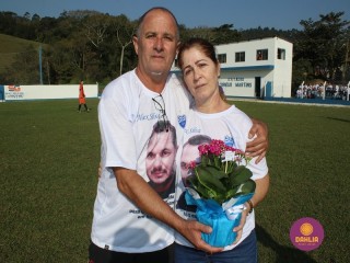 
<a style='margin-left: 5px;' class='btn btn-xs btn-social btn-facebook' href='https://www.facebook.com/sharer/sharer.php?u=https://www.boladovale.com.br/imgs/800-800-90/conteudo/fotos/1637/img6652.jpg' rel='popup' data-width='500' data-height='400'><i class='fa fa-facebook'></i>Compartilhar <span class='hidden-xs'>no Facebook</span>
</a> 
<a class='btn btn-default btn-xs' target='_blank' href='imgs/800-800-90/conteudo/fotos/1637/img6652.jpg'>
<span class='glyphicon glyphicon-cloud-download'></span> Salvar
</a> 
<span></span>