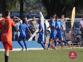 
<a style='margin-left: 5px;' class='btn btn-xs btn-social btn-facebook' href='https://www.facebook.com/sharer/sharer.php?u=https://www.boladovale.com.br/imgs/800-800-90/conteudo/fotos/1637/img6699.jpg' rel='popup' data-width='500' data-height='400'><i class='fa fa-facebook'></i>Compartilhar <span class='hidden-xs'>no Facebook</span>
</a> 
<a class='btn btn-default btn-xs' target='_blank' href='imgs/800-800-90/conteudo/fotos/1637/img6699.jpg'>
<span class='glyphicon glyphicon-cloud-download'></span> Salvar
</a> 
<span></span>