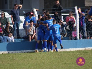 
<a style='margin-left: 5px;' class='btn btn-xs btn-social btn-facebook' href='https://www.facebook.com/sharer/sharer.php?u=https://www.boladovale.com.br/imgs/800-800-90/conteudo/fotos/1637/img6703.jpg' rel='popup' data-width='500' data-height='400'><i class='fa fa-facebook'></i>Compartilhar <span class='hidden-xs'>no Facebook</span>
</a> 
<a class='btn btn-default btn-xs' target='_blank' href='imgs/800-800-90/conteudo/fotos/1637/img6703.jpg'>
<span class='glyphicon glyphicon-cloud-download'></span> Salvar
</a> 
<span></span>