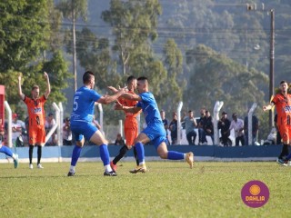 
<a style='margin-left: 5px;' class='btn btn-xs btn-social btn-facebook' href='https://www.facebook.com/sharer/sharer.php?u=https://www.boladovale.com.br/imgs/800-800-90/conteudo/fotos/1637/img6717.jpg' rel='popup' data-width='500' data-height='400'><i class='fa fa-facebook'></i>Compartilhar <span class='hidden-xs'>no Facebook</span>
</a> 
<a class='btn btn-default btn-xs' target='_blank' href='imgs/800-800-90/conteudo/fotos/1637/img6717.jpg'>
<span class='glyphicon glyphicon-cloud-download'></span> Salvar
</a> 
<span></span>