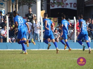 
<a style='margin-left: 5px;' class='btn btn-xs btn-social btn-facebook' href='https://www.facebook.com/sharer/sharer.php?u=https://www.boladovale.com.br/imgs/800-800-90/conteudo/fotos/1637/img6722.jpg' rel='popup' data-width='500' data-height='400'><i class='fa fa-facebook'></i>Compartilhar <span class='hidden-xs'>no Facebook</span>
</a> 
<a class='btn btn-default btn-xs' target='_blank' href='imgs/800-800-90/conteudo/fotos/1637/img6722.jpg'>
<span class='glyphicon glyphicon-cloud-download'></span> Salvar
</a> 
<span></span>