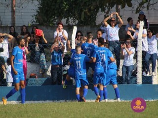 
<a style='margin-left: 5px;' class='btn btn-xs btn-social btn-facebook' href='https://www.facebook.com/sharer/sharer.php?u=https://www.boladovale.com.br/imgs/800-800-90/conteudo/fotos/1637/img6729.jpg' rel='popup' data-width='500' data-height='400'><i class='fa fa-facebook'></i>Compartilhar <span class='hidden-xs'>no Facebook</span>
</a> 
<a class='btn btn-default btn-xs' target='_blank' href='imgs/800-800-90/conteudo/fotos/1637/img6729.jpg'>
<span class='glyphicon glyphicon-cloud-download'></span> Salvar
</a> 
<span></span>