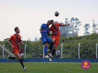 
<a style='margin-left: 5px;' class='btn btn-xs btn-social btn-facebook' href='https://www.facebook.com/sharer/sharer.php?u=https://www.boladovale.com.br/imgs/800-800-90/conteudo/fotos/1637/img6902.jpg' rel='popup' data-width='500' data-height='400'><i class='fa fa-facebook'></i>Compartilhar <span class='hidden-xs'>no Facebook</span>
</a> 
<a class='btn btn-default btn-xs' target='_blank' href='imgs/800-800-90/conteudo/fotos/1637/img6902.jpg'>
<span class='glyphicon glyphicon-cloud-download'></span> Salvar
</a> 
<span></span>