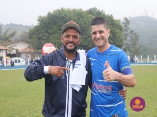 
<a style='margin-left: 5px;' class='btn btn-xs btn-social btn-facebook' href='https://www.facebook.com/sharer/sharer.php?u=https://www.boladovale.com.br/imgs/800-800-90/conteudo/fotos/1637/img6927.jpg' rel='popup' data-width='500' data-height='400'><i class='fa fa-facebook'></i>Compartilhar <span class='hidden-xs'>no Facebook</span>
</a> 
<a class='btn btn-default btn-xs' target='_blank' href='imgs/800-800-90/conteudo/fotos/1637/img6927.jpg'>
<span class='glyphicon glyphicon-cloud-download'></span> Salvar
</a> 
<span></span>