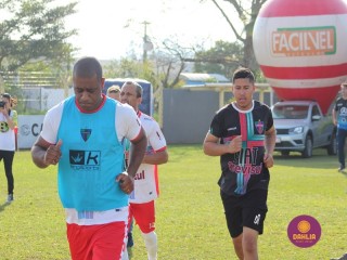 
<a style='margin-left: 5px;' class='btn btn-xs btn-social btn-facebook' href='https://www.facebook.com/sharer/sharer.php?u=https://www.boladovale.com.br/imgs/800-800-90/conteudo/fotos/1638/img5264.jpg' rel='popup' data-width='500' data-height='400'><i class='fa fa-facebook'></i>Compartilhar <span class='hidden-xs'>no Facebook</span>
</a> 
<a class='btn btn-default btn-xs' target='_blank' href='imgs/800-800-90/conteudo/fotos/1638/img5264.jpg'>
<span class='glyphicon glyphicon-cloud-download'></span> Salvar
</a> 
<span></span>