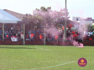 
<a style='margin-left: 5px;' class='btn btn-xs btn-social btn-facebook' href='https://www.facebook.com/sharer/sharer.php?u=https://www.boladovale.com.br/imgs/800-800-90/conteudo/fotos/1638/img5274.jpg' rel='popup' data-width='500' data-height='400'><i class='fa fa-facebook'></i>Compartilhar <span class='hidden-xs'>no Facebook</span>
</a> 
<a class='btn btn-default btn-xs' target='_blank' href='imgs/800-800-90/conteudo/fotos/1638/img5274.jpg'>
<span class='glyphicon glyphicon-cloud-download'></span> Salvar
</a> 
<span></span>