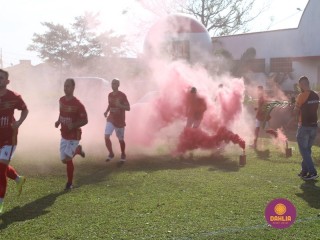 
<a style='margin-left: 5px;' class='btn btn-xs btn-social btn-facebook' href='https://www.facebook.com/sharer/sharer.php?u=https://www.boladovale.com.br/imgs/800-800-90/conteudo/fotos/1638/img5297.jpg' rel='popup' data-width='500' data-height='400'><i class='fa fa-facebook'></i>Compartilhar <span class='hidden-xs'>no Facebook</span>
</a> 
<a class='btn btn-default btn-xs' target='_blank' href='imgs/800-800-90/conteudo/fotos/1638/img5297.jpg'>
<span class='glyphicon glyphicon-cloud-download'></span> Salvar
</a> 
<span></span>