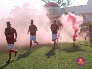 
<a style='margin-left: 5px;' class='btn btn-xs btn-social btn-facebook' href='https://www.facebook.com/sharer/sharer.php?u=https://www.boladovale.com.br/imgs/800-800-90/conteudo/fotos/1638/img5303.jpg' rel='popup' data-width='500' data-height='400'><i class='fa fa-facebook'></i>Compartilhar <span class='hidden-xs'>no Facebook</span>
</a> 
<a class='btn btn-default btn-xs' target='_blank' href='imgs/800-800-90/conteudo/fotos/1638/img5303.jpg'>
<span class='glyphicon glyphicon-cloud-download'></span> Salvar
</a> 
<span></span>