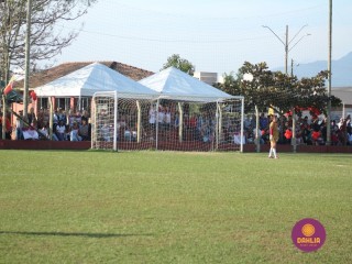 
<a style='margin-left: 5px;' class='btn btn-xs btn-social btn-facebook' href='https://www.facebook.com/sharer/sharer.php?u=https://www.boladovale.com.br/imgs/800-800-90/conteudo/fotos/1638/img5400.jpg' rel='popup' data-width='500' data-height='400'><i class='fa fa-facebook'></i>Compartilhar <span class='hidden-xs'>no Facebook</span>
</a> 
<a class='btn btn-default btn-xs' target='_blank' href='imgs/800-800-90/conteudo/fotos/1638/img5400.jpg'>
<span class='glyphicon glyphicon-cloud-download'></span> Salvar
</a> 
<span></span>