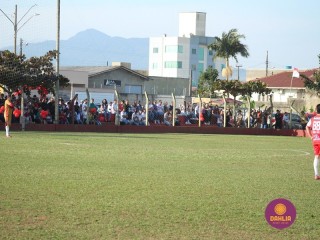 
<a style='margin-left: 5px;' class='btn btn-xs btn-social btn-facebook' href='https://www.facebook.com/sharer/sharer.php?u=https://www.boladovale.com.br/imgs/800-800-90/conteudo/fotos/1638/img5401.jpg' rel='popup' data-width='500' data-height='400'><i class='fa fa-facebook'></i>Compartilhar <span class='hidden-xs'>no Facebook</span>
</a> 
<a class='btn btn-default btn-xs' target='_blank' href='imgs/800-800-90/conteudo/fotos/1638/img5401.jpg'>
<span class='glyphicon glyphicon-cloud-download'></span> Salvar
</a> 
<span></span>