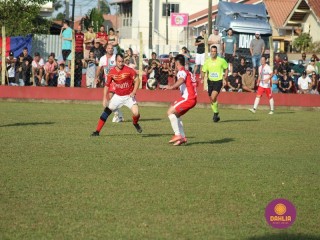 
<a style='margin-left: 5px;' class='btn btn-xs btn-social btn-facebook' href='https://www.facebook.com/sharer/sharer.php?u=https://www.boladovale.com.br/imgs/800-800-90/conteudo/fotos/1638/img5406.jpg' rel='popup' data-width='500' data-height='400'><i class='fa fa-facebook'></i>Compartilhar <span class='hidden-xs'>no Facebook</span>
</a> 
<a class='btn btn-default btn-xs' target='_blank' href='imgs/800-800-90/conteudo/fotos/1638/img5406.jpg'>
<span class='glyphicon glyphicon-cloud-download'></span> Salvar
</a> 
<span></span>