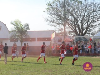 
<a style='margin-left: 5px;' class='btn btn-xs btn-social btn-facebook' href='https://www.facebook.com/sharer/sharer.php?u=https://www.boladovale.com.br/imgs/800-800-90/conteudo/fotos/1638/img6970.jpg' rel='popup' data-width='500' data-height='400'><i class='fa fa-facebook'></i>Compartilhar <span class='hidden-xs'>no Facebook</span>
</a> 
<a class='btn btn-default btn-xs' target='_blank' href='imgs/800-800-90/conteudo/fotos/1638/img6970.jpg'>
<span class='glyphicon glyphicon-cloud-download'></span> Salvar
</a> 
<span></span>