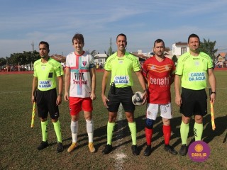 
<a style='margin-left: 5px;' class='btn btn-xs btn-social btn-facebook' href='https://www.facebook.com/sharer/sharer.php?u=https://www.boladovale.com.br/imgs/800-800-90/conteudo/fotos/1638/img6990.jpg' rel='popup' data-width='500' data-height='400'><i class='fa fa-facebook'></i>Compartilhar <span class='hidden-xs'>no Facebook</span>
</a> 
<a class='btn btn-default btn-xs' target='_blank' href='imgs/800-800-90/conteudo/fotos/1638/img6990.jpg'>
<span class='glyphicon glyphicon-cloud-download'></span> Salvar
</a> 
<span></span>