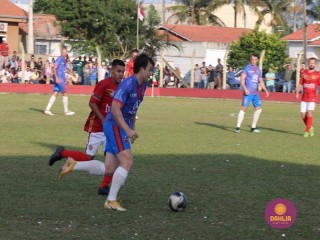 
<a style='margin-left: 5px;' class='btn btn-xs btn-social btn-facebook' href='https://www.facebook.com/sharer/sharer.php?u=https://www.boladovale.com.br/imgs/800-800-90/conteudo/fotos/1638/img7163.jpg' rel='popup' data-width='500' data-height='400'><i class='fa fa-facebook'></i>Compartilhar <span class='hidden-xs'>no Facebook</span>
</a> 
<a class='btn btn-default btn-xs' target='_blank' href='imgs/800-800-90/conteudo/fotos/1638/img7163.jpg'>
<span class='glyphicon glyphicon-cloud-download'></span> Salvar
</a> 
<span></span>