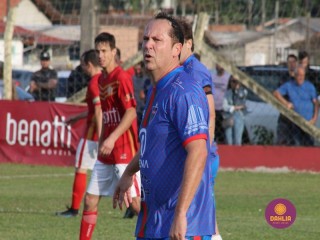 
<a style='margin-left: 5px;' class='btn btn-xs btn-social btn-facebook' href='https://www.facebook.com/sharer/sharer.php?u=https://www.boladovale.com.br/imgs/800-800-90/conteudo/fotos/1638/img7164.jpg' rel='popup' data-width='500' data-height='400'><i class='fa fa-facebook'></i>Compartilhar <span class='hidden-xs'>no Facebook</span>
</a> 
<a class='btn btn-default btn-xs' target='_blank' href='imgs/800-800-90/conteudo/fotos/1638/img7164.jpg'>
<span class='glyphicon glyphicon-cloud-download'></span> Salvar
</a> 
<span></span>