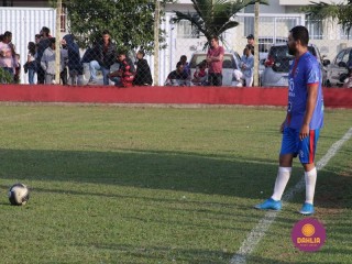 
<a style='margin-left: 5px;' class='btn btn-xs btn-social btn-facebook' href='https://www.facebook.com/sharer/sharer.php?u=https://www.boladovale.com.br/imgs/800-800-90/conteudo/fotos/1638/img7167.jpg' rel='popup' data-width='500' data-height='400'><i class='fa fa-facebook'></i>Compartilhar <span class='hidden-xs'>no Facebook</span>
</a> 
<a class='btn btn-default btn-xs' target='_blank' href='imgs/800-800-90/conteudo/fotos/1638/img7167.jpg'>
<span class='glyphicon glyphicon-cloud-download'></span> Salvar
</a> 
<span></span>