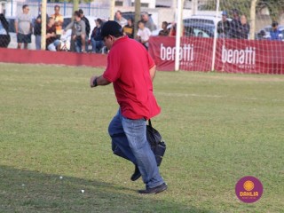 
<a style='margin-left: 5px;' class='btn btn-xs btn-social btn-facebook' href='https://www.facebook.com/sharer/sharer.php?u=https://www.boladovale.com.br/imgs/800-800-90/conteudo/fotos/1638/img7179.jpg' rel='popup' data-width='500' data-height='400'><i class='fa fa-facebook'></i>Compartilhar <span class='hidden-xs'>no Facebook</span>
</a> 
<a class='btn btn-default btn-xs' target='_blank' href='imgs/800-800-90/conteudo/fotos/1638/img7179.jpg'>
<span class='glyphicon glyphicon-cloud-download'></span> Salvar
</a> 
<span></span>