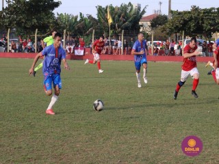 
<a style='margin-left: 5px;' class='btn btn-xs btn-social btn-facebook' href='https://www.facebook.com/sharer/sharer.php?u=https://www.boladovale.com.br/imgs/800-800-90/conteudo/fotos/1638/img7191.jpg' rel='popup' data-width='500' data-height='400'><i class='fa fa-facebook'></i>Compartilhar <span class='hidden-xs'>no Facebook</span>
</a> 
<a class='btn btn-default btn-xs' target='_blank' href='imgs/800-800-90/conteudo/fotos/1638/img7191.jpg'>
<span class='glyphicon glyphicon-cloud-download'></span> Salvar
</a> 
<span></span>