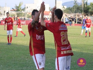 
<a style='margin-left: 5px;' class='btn btn-xs btn-social btn-facebook' href='https://www.facebook.com/sharer/sharer.php?u=https://www.boladovale.com.br/imgs/800-800-90/conteudo/fotos/1638/img7218.jpg' rel='popup' data-width='500' data-height='400'><i class='fa fa-facebook'></i>Compartilhar <span class='hidden-xs'>no Facebook</span>
</a> 
<a class='btn btn-default btn-xs' target='_blank' href='imgs/800-800-90/conteudo/fotos/1638/img7218.jpg'>
<span class='glyphicon glyphicon-cloud-download'></span> Salvar
</a> 
<span></span>