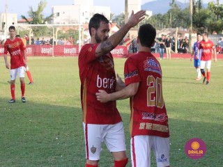 
<a style='margin-left: 5px;' class='btn btn-xs btn-social btn-facebook' href='https://www.facebook.com/sharer/sharer.php?u=https://www.boladovale.com.br/imgs/800-800-90/conteudo/fotos/1638/img7219.jpg' rel='popup' data-width='500' data-height='400'><i class='fa fa-facebook'></i>Compartilhar <span class='hidden-xs'>no Facebook</span>
</a> 
<a class='btn btn-default btn-xs' target='_blank' href='imgs/800-800-90/conteudo/fotos/1638/img7219.jpg'>
<span class='glyphicon glyphicon-cloud-download'></span> Salvar
</a> 
<span></span>