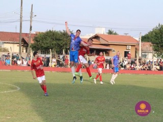 
<a style='margin-left: 5px;' class='btn btn-xs btn-social btn-facebook' href='https://www.facebook.com/sharer/sharer.php?u=https://www.boladovale.com.br/imgs/800-800-90/conteudo/fotos/1638/img7266.jpg' rel='popup' data-width='500' data-height='400'><i class='fa fa-facebook'></i>Compartilhar <span class='hidden-xs'>no Facebook</span>
</a> 
<a class='btn btn-default btn-xs' target='_blank' href='imgs/800-800-90/conteudo/fotos/1638/img7266.jpg'>
<span class='glyphicon glyphicon-cloud-download'></span> Salvar
</a> 
<span></span>