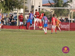 
<a style='margin-left: 5px;' class='btn btn-xs btn-social btn-facebook' href='https://www.facebook.com/sharer/sharer.php?u=https://www.boladovale.com.br/imgs/800-800-90/conteudo/fotos/1638/img7300.jpg' rel='popup' data-width='500' data-height='400'><i class='fa fa-facebook'></i>Compartilhar <span class='hidden-xs'>no Facebook</span>
</a> 
<a class='btn btn-default btn-xs' target='_blank' href='imgs/800-800-90/conteudo/fotos/1638/img7300.jpg'>
<span class='glyphicon glyphicon-cloud-download'></span> Salvar
</a> 
<span></span>